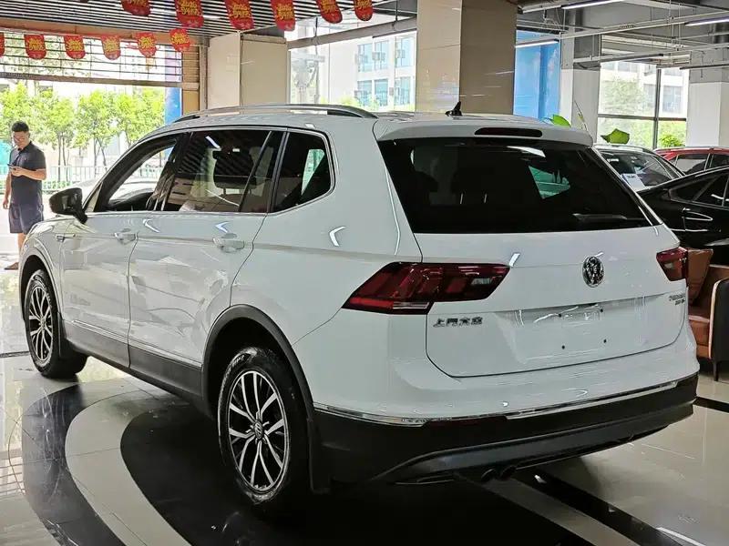 Tiguan L 2018 330TSI Automatic 2WD Luxury Edition — миниатюра 4