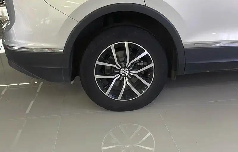Tiguan L 2018 330TSI Automatic 2WD Luxury Edition — миниатюра 8