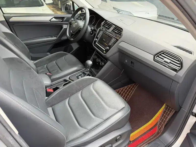 Tiguan L 2017 330TSI Automatic 2WD Luxury Edition — миниатюра 6