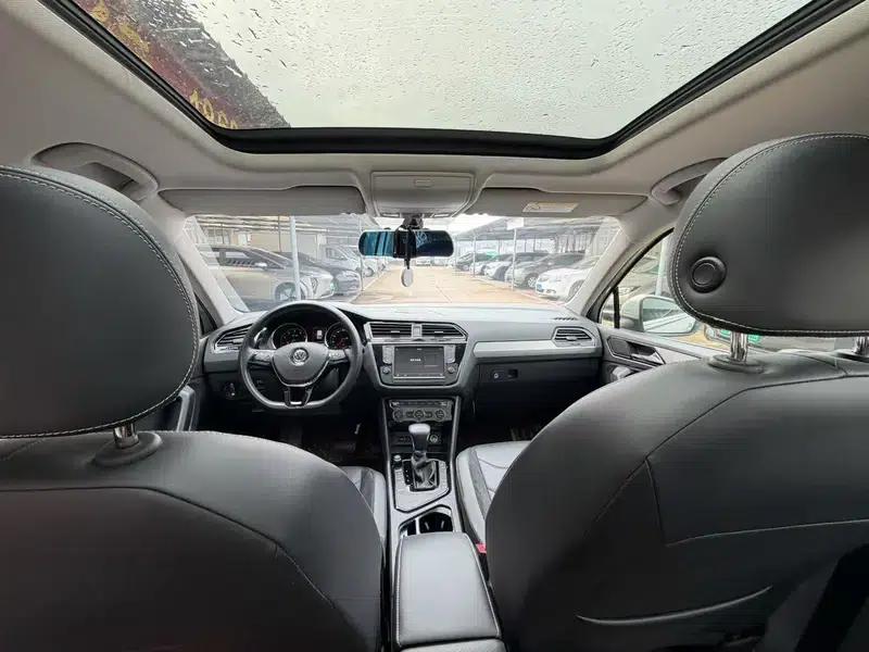 Tiguan L 2017 330TSI Automatic 2WD Luxury Edition — миниатюра 7