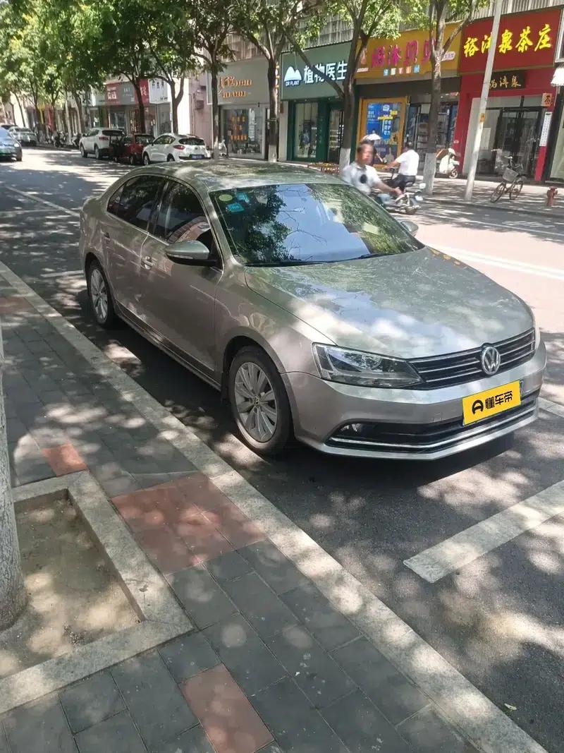 2015 Volkswagen Sagitar 1.6L Manual Comfort Edition — миниатюра 2