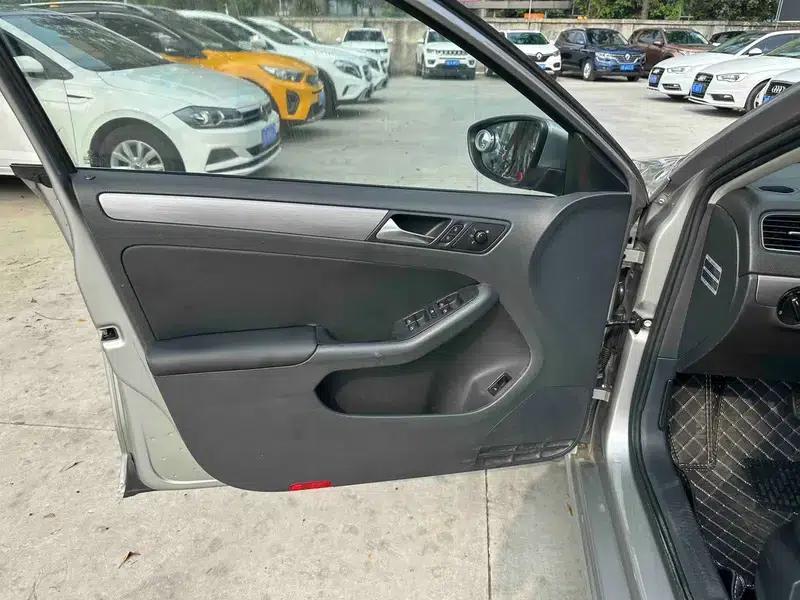 2012 Volkswagen Sagitar 1.4TSI Automatic Fashion Edition — миниатюра 11