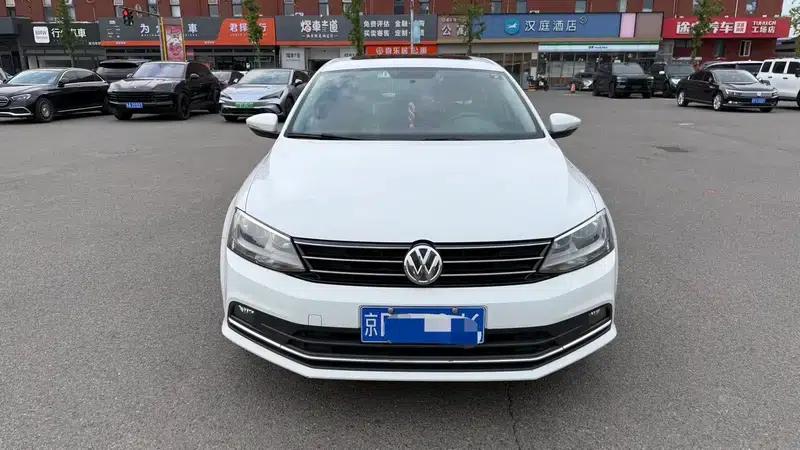 2017 Volkswagen Sagitar 230TSI Manual Comfort Edition — миниатюра 2
