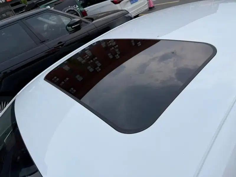 2017 Volkswagen Sagitar 230TSI Manual Comfort Edition — миниатюра 11