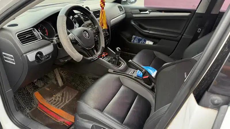 2017 Volkswagen Sagitar 230TSI Manual Comfort Edition — миниатюра 17