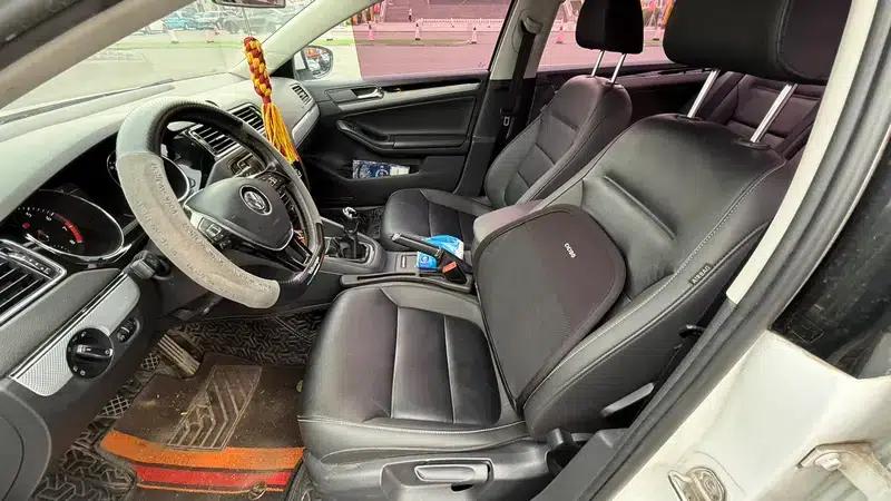 2017 Volkswagen Sagitar 230TSI Manual Comfort Edition — миниатюра 20