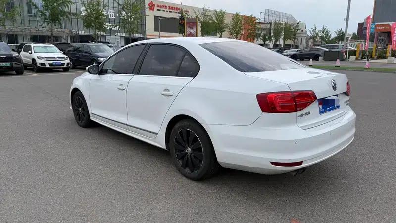 2017 Volkswagen Sagitar 230TSI Manual Comfort Edition — миниатюра 4