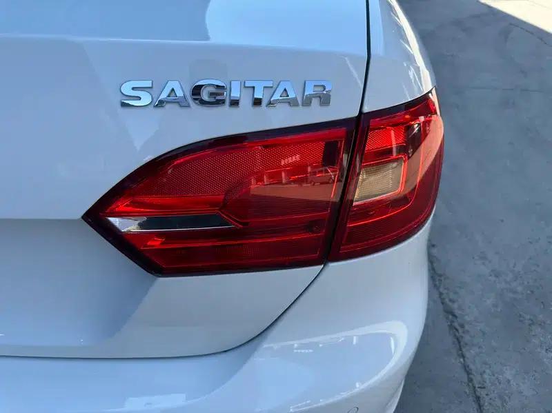 2014 Volkswagen Sagitar 1.6L Automatic Comfort Model — миниатюра 11