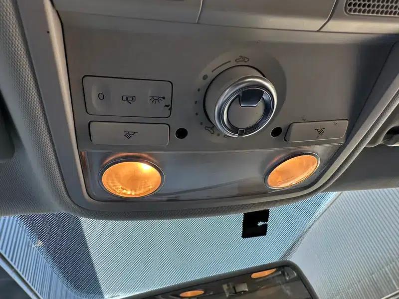2014 Volkswagen Sagitar 1.6L Automatic Comfort Model — миниатюра 17