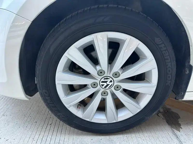 2014 Volkswagen Sagitar 1.6L Automatic Comfort Model — миниатюра 8