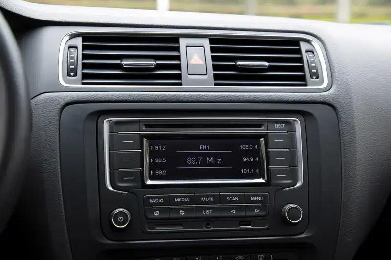 2014 Volkswagen Sagitar 1.4TSI Automatic Luxury — миниатюра 12