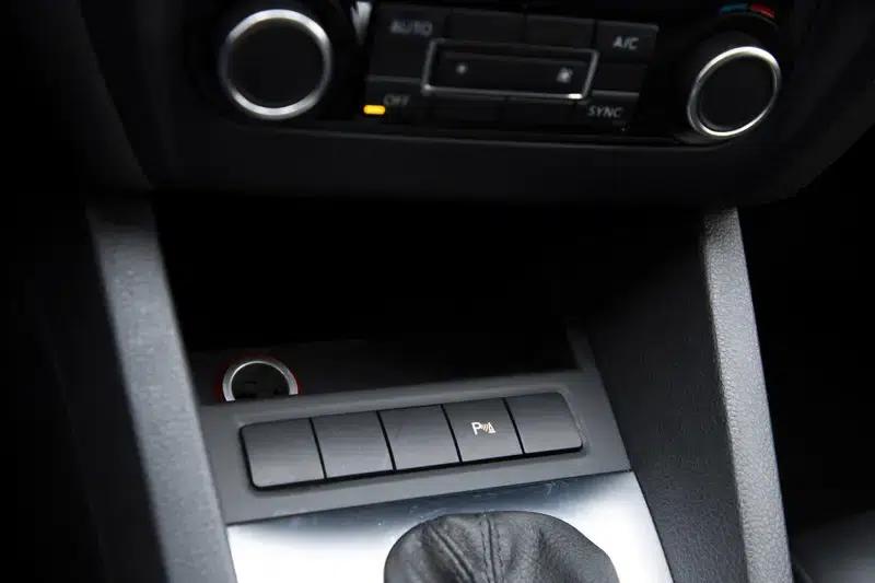 2014 Volkswagen Sagitar 1.4TSI Automatic Luxury — миниатюра 15