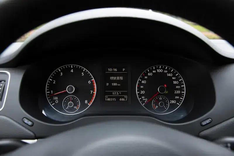 2014 Volkswagen Sagitar 1.4TSI Automatic Luxury — миниатюра 19