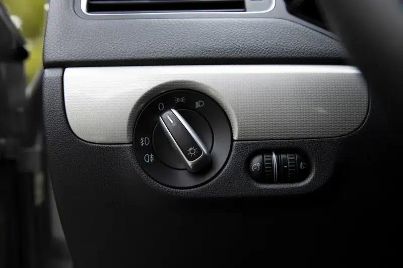 2014 Volkswagen Sagitar 1.4TSI Automatic Luxury — миниатюра 22