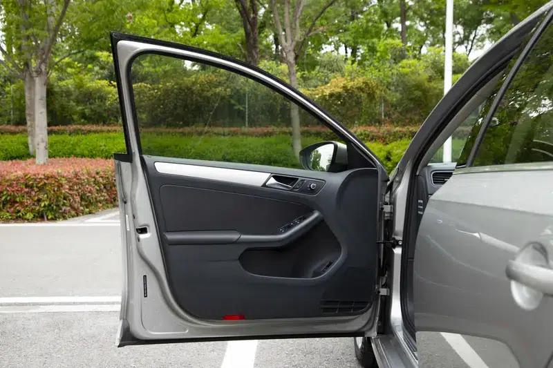 2014 Volkswagen Sagitar 1.4TSI Automatic Luxury — миниатюра 27