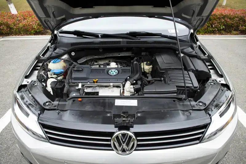 2014 Volkswagen Sagitar 1.4TSI Automatic Luxury — миниатюра 8