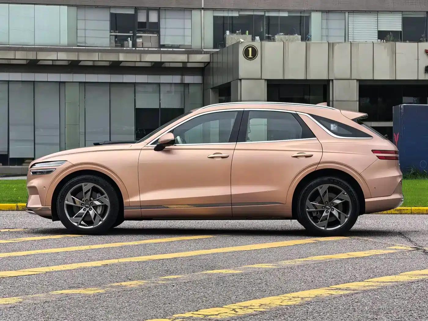 Genesis GV70 EV 2023 Model - Flagship Edition — миниатюра 2