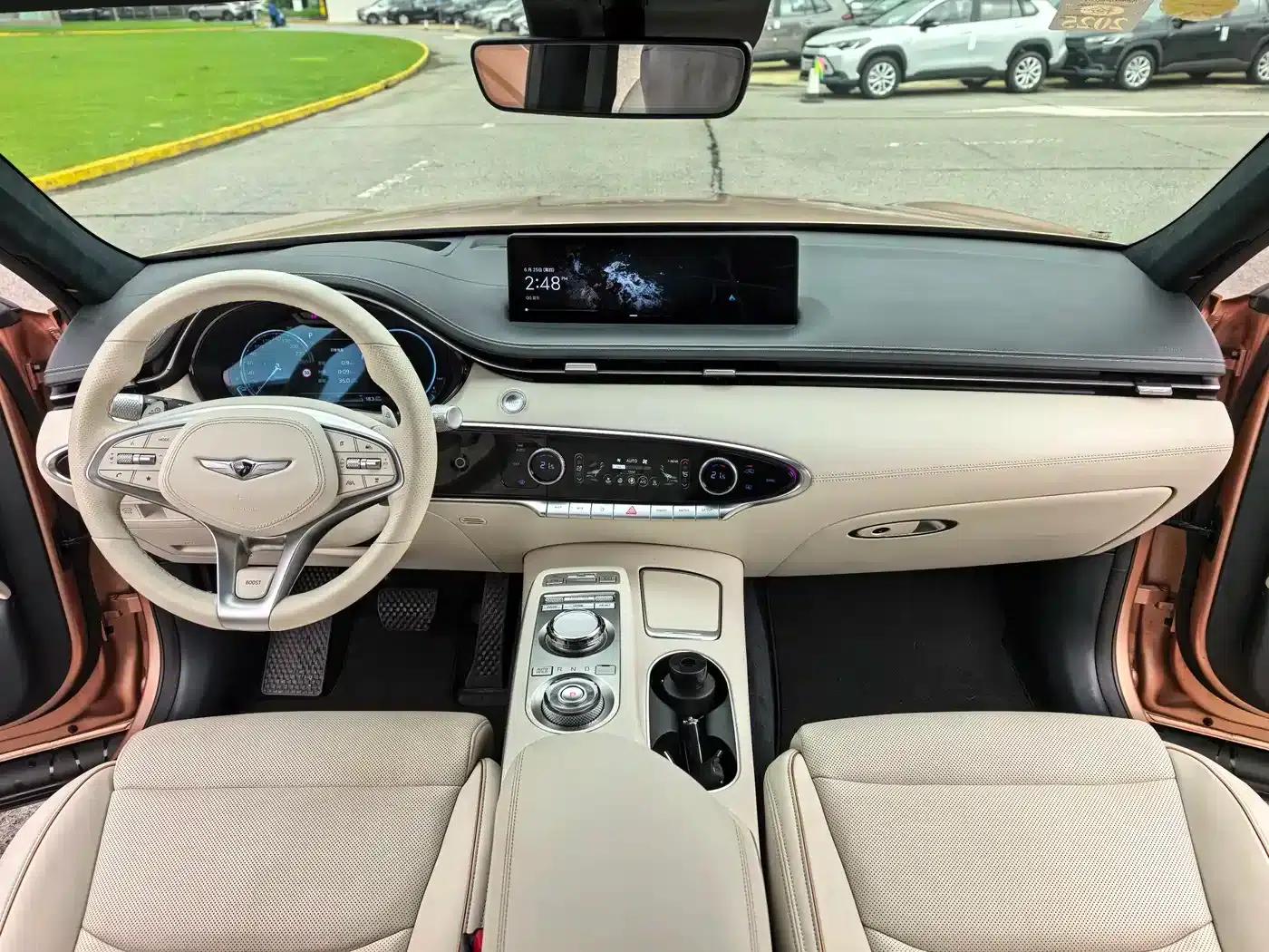 Genesis GV70 EV 2023 Model - Flagship Edition — миниатюра 10