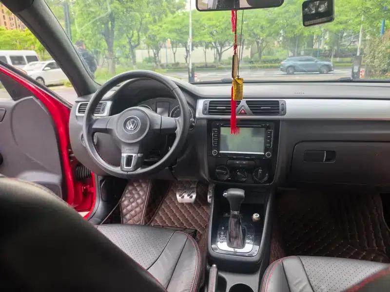 2011 Volkswagen Bora 1.4T Automatic Comfort Model — миниатюра 10