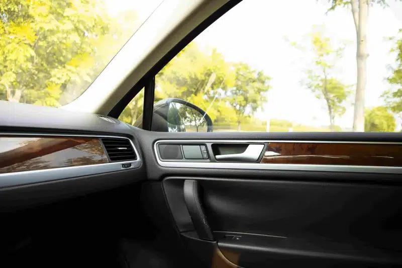 2011 Touareg 3.0TSI Standard Edition — миниатюра 14