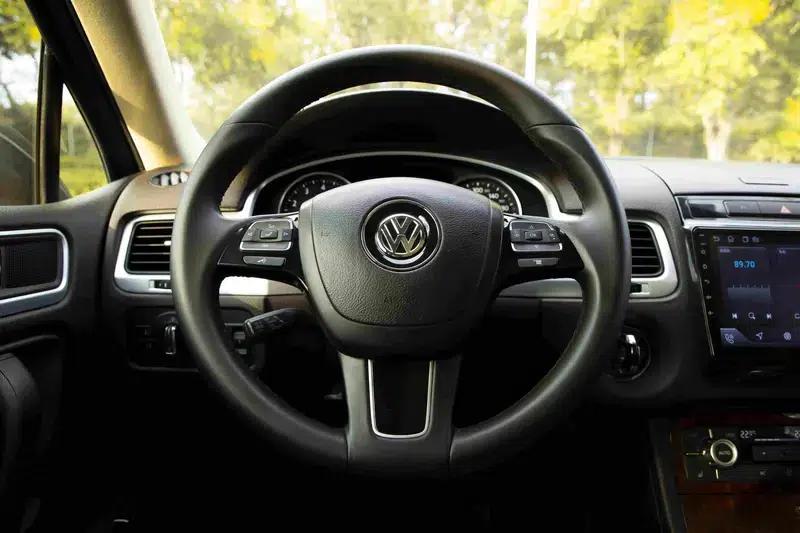 2011 Touareg 3.0TSI Standard Edition — миниатюра 18
