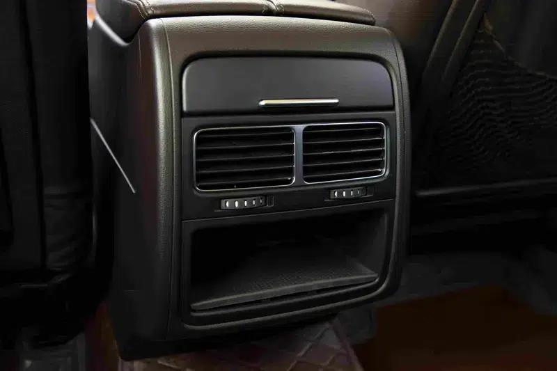 2011 Touareg 3.0TSI Standard Edition — миниатюра 20