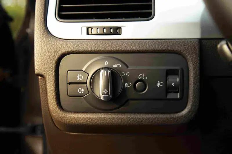 2011 Touareg 3.0TSI Standard Edition — миниатюра 21