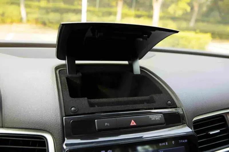 2011 Touareg 3.0TSI Standard Edition — миниатюра 23