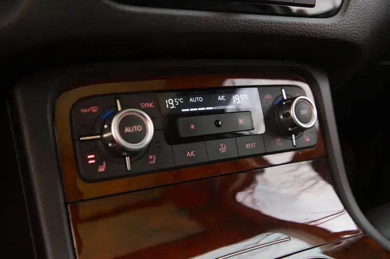 Touareg 2013 3.0TSI Limited Luxury Edition — миниатюра 13