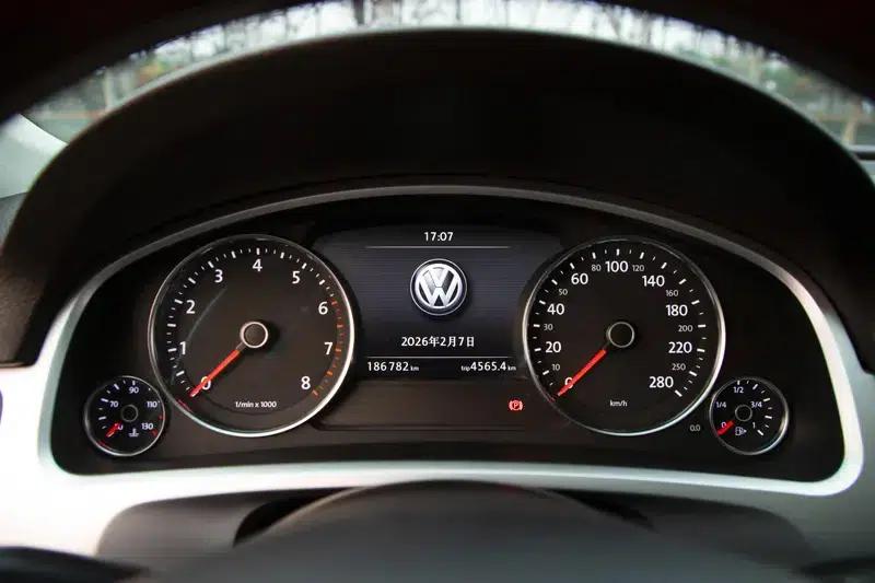 Touareg 2013 3.0TSI Limited Luxury Edition — миниатюра 18