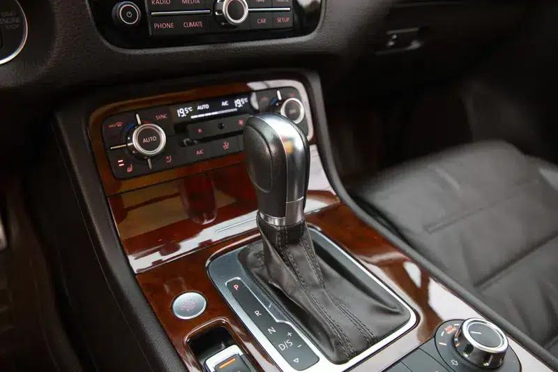 Touareg 2013 3.0TSI Limited Luxury Edition — миниатюра 20