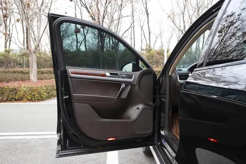 Touareg 2013 3.0TSI Limited Luxury Edition — миниатюра 27