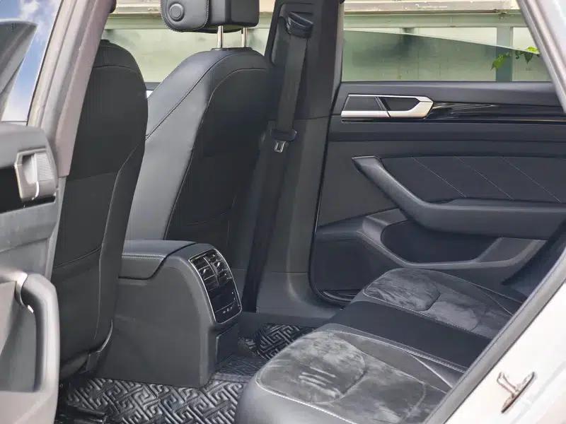 Volkswagen CC 2023 330TSI Dazzling Edition — миниатюра 19
