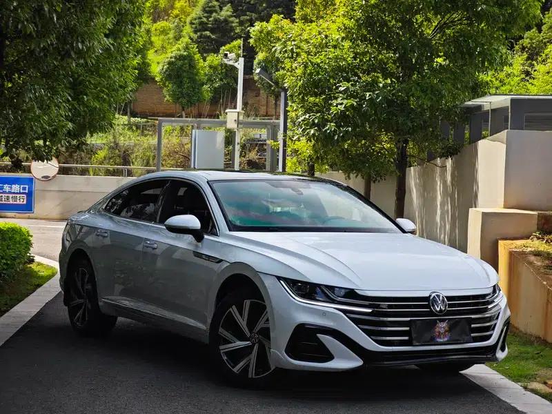 Volkswagen CC 2023 330TSI Dazzling Edition — миниатюра 3