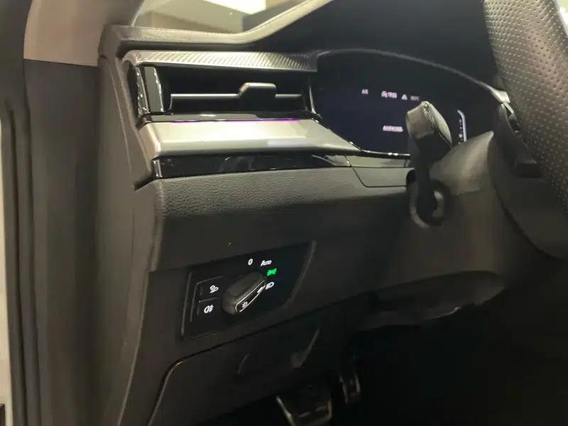 Volkswagen CC 2021 380TSI Striking Edition — миниатюра 15