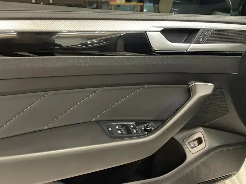 Volkswagen CC 2021 380TSI Striking Edition — миниатюра 23