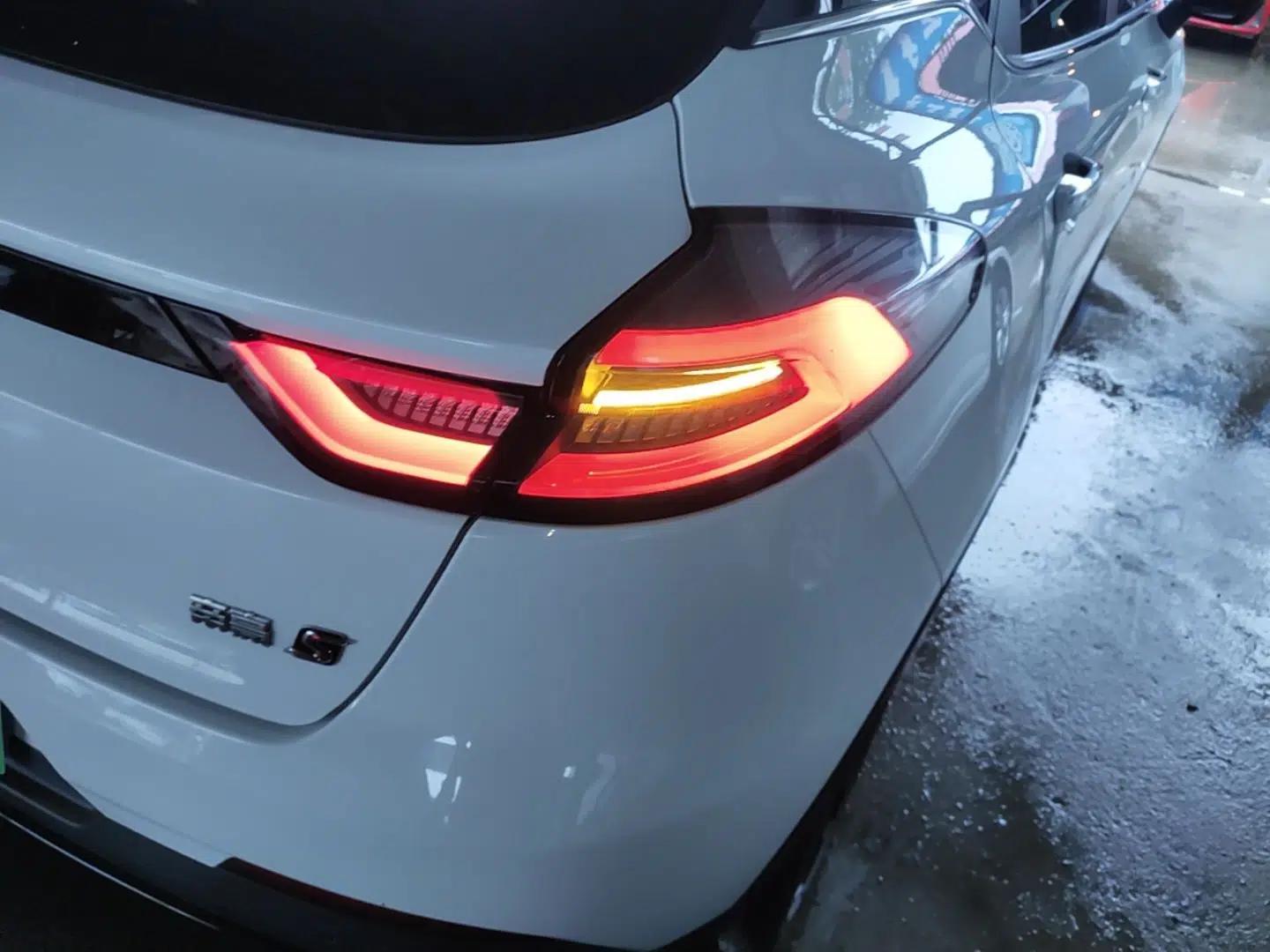 Geely Auto Emgrand S 2021 1.4T CVT Prestige Edition — миниатюра 9