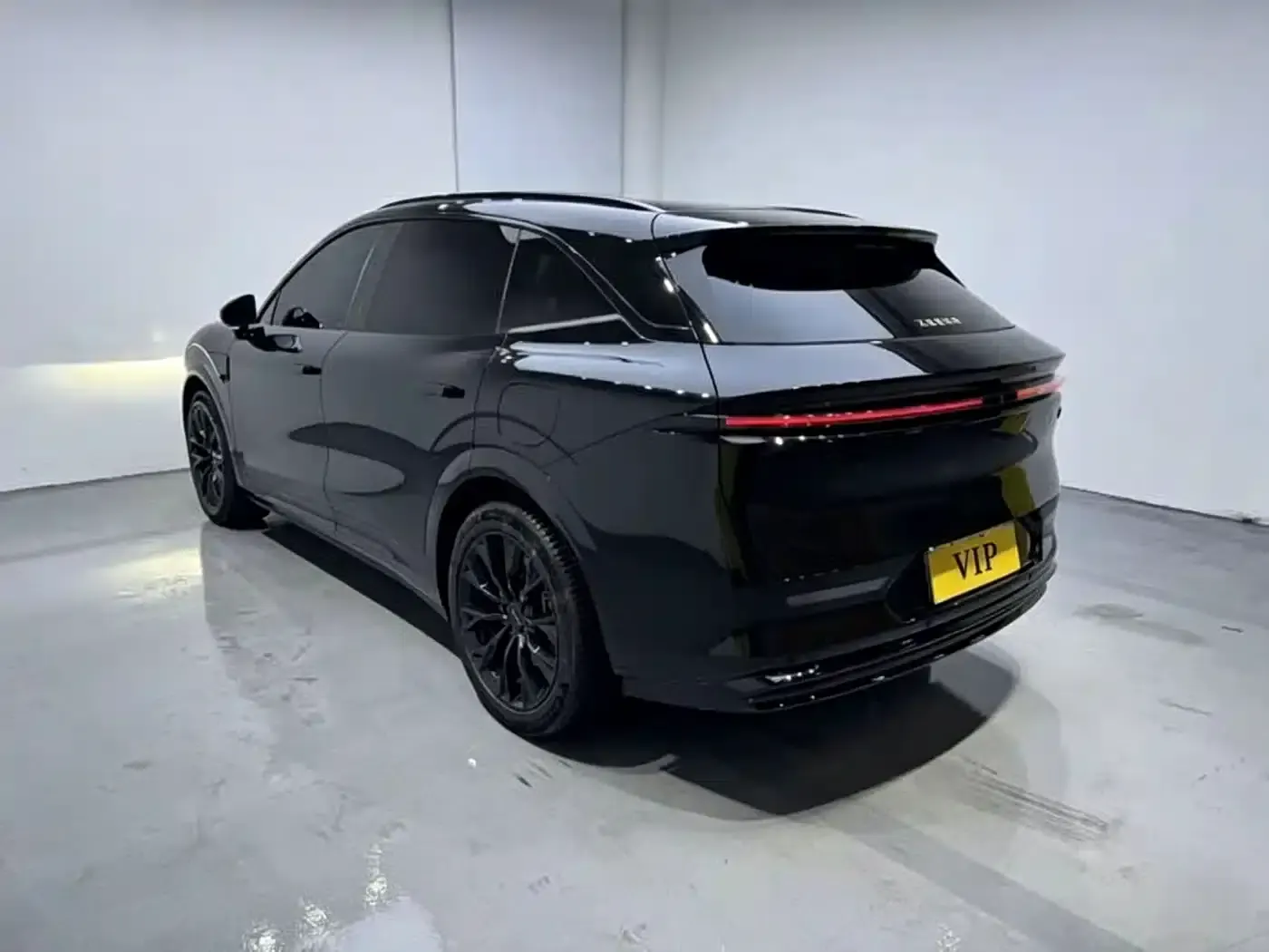 Jike 7X 2025 75kWh Rear-Wheel Drive Intelligent Driving Edition — миниатюра 4