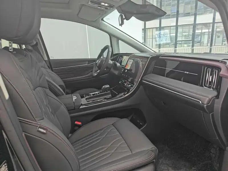 Trumpchi M8 2024 Master Series 2.0TGDI Premium Edition — миниатюра 12