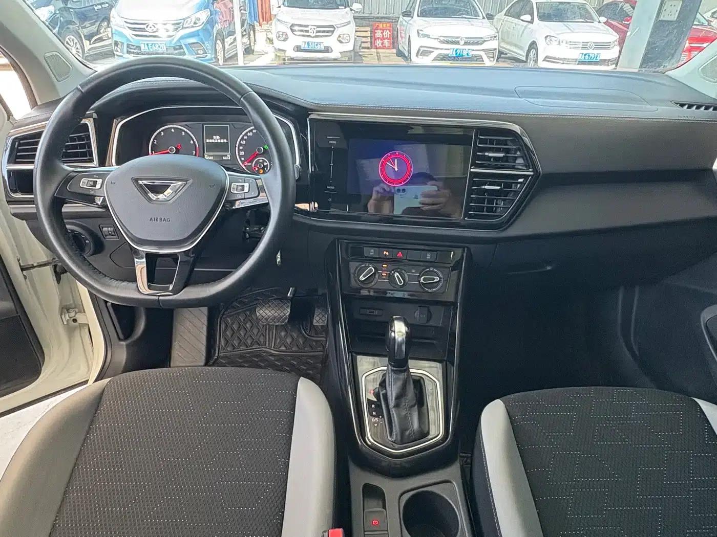 Jetta VS7 2021 1.4T Automatic Entry-Level Edition — миниатюра 9