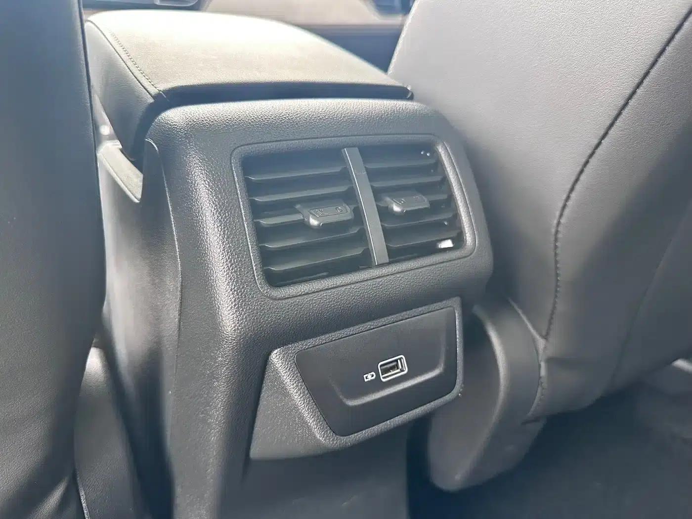 Jetta VS7 2022 Panda Edition 1.4T Automatic Glory Pro — миниатюра 17