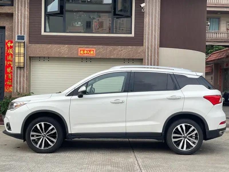 Trumpchi GS4 2017 235T Manual 2WD Luxury Edition — миниатюра 3