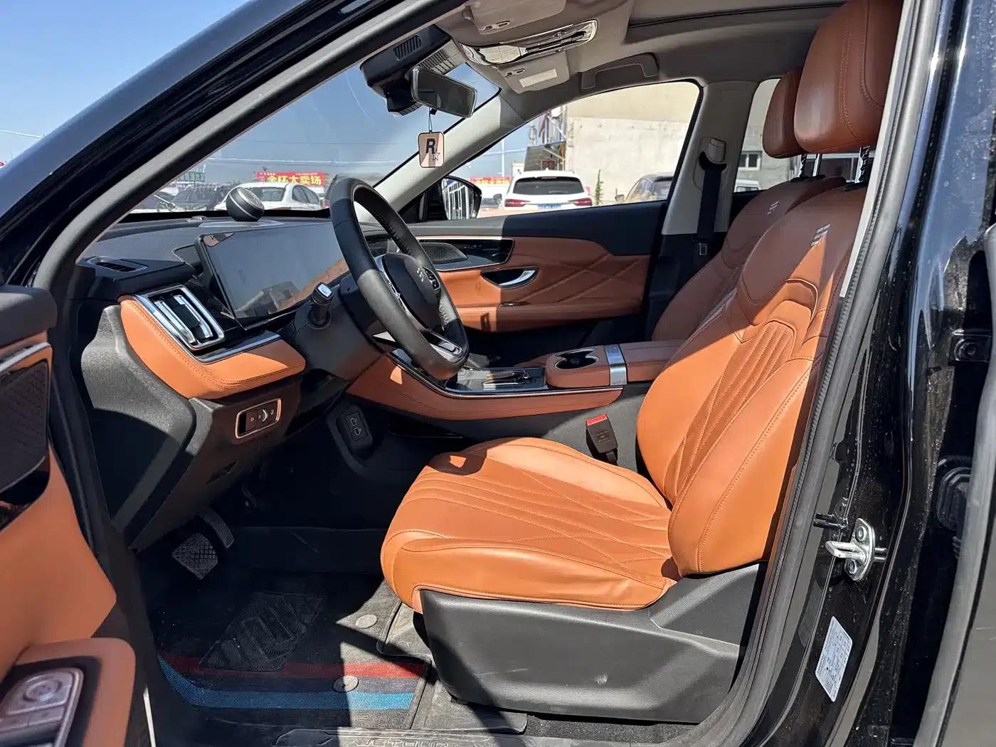 Jetour Mountain & Sea L7 2024 Model 1.5T 120km MAX+ 5-Seater — миниатюра 4