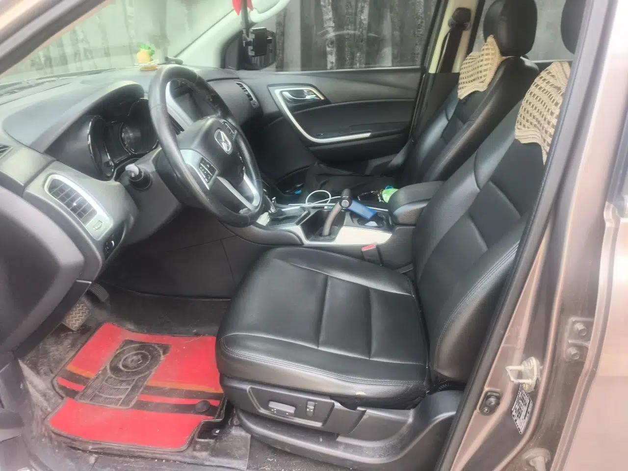 JMC Yusheng S350 2014 2.4T Automatic 2WD Diesel Luxury Version with Sunroof 7 Seats — миниатюра 15