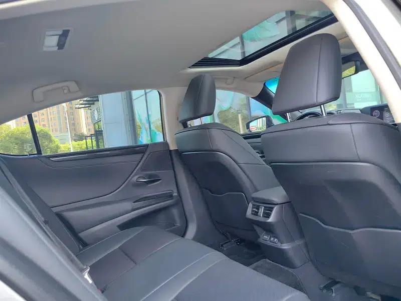 Lexus ES 2021 300h Premium Edition — миниатюра 12