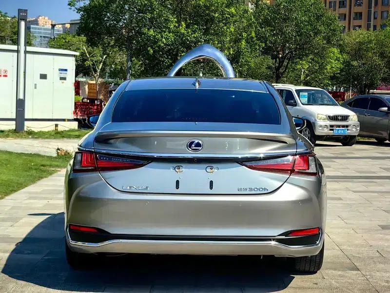 Lexus ES 2021 300h Premium Edition — миниатюра 3