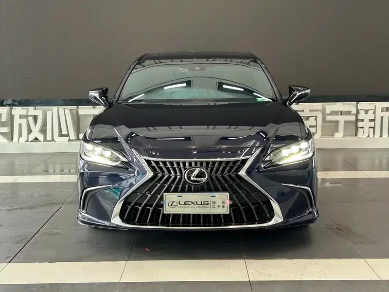 Lexus ES 2022 300h Premium Edition — миниатюра 2