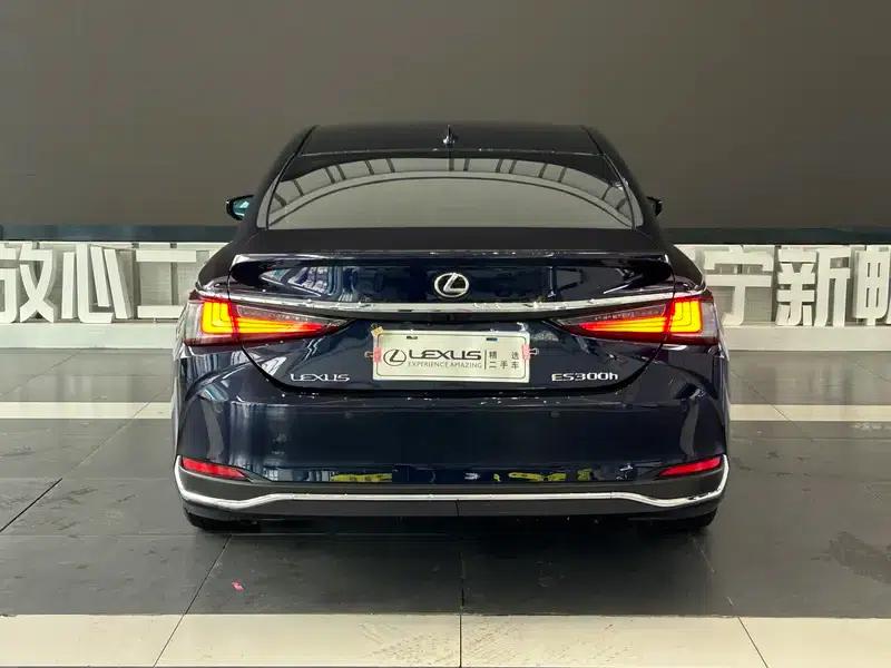Lexus ES 2022 300h Premium Edition — миниатюра 5