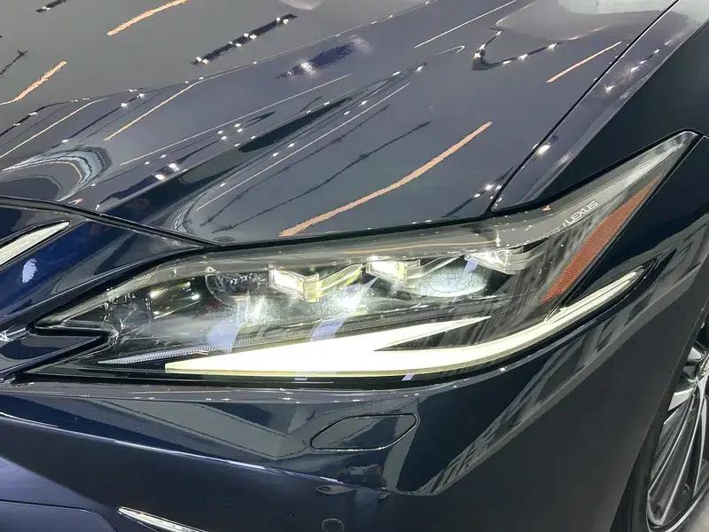 Lexus ES 2022 300h Premium Edition — миниатюра 7
