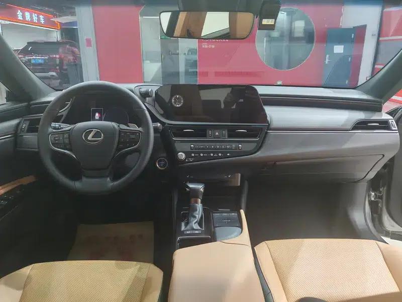 Lexus ES 2021 300h Premium Edition — миниатюра 8